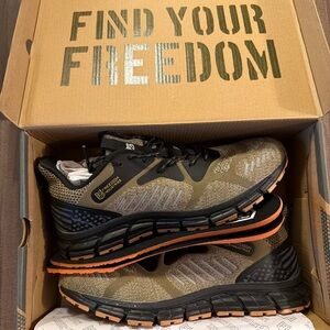 Freedom Trail Men's Olive & Black Athletic Sneakers